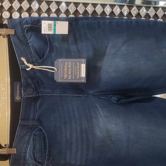 Nwt Size 16 and Democracy Women's Blue Jeans - Picture 3 of 13